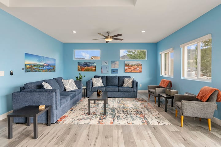 Timeless Hive | Five Bdrm | 3600sf - Little Salt Lake, UT