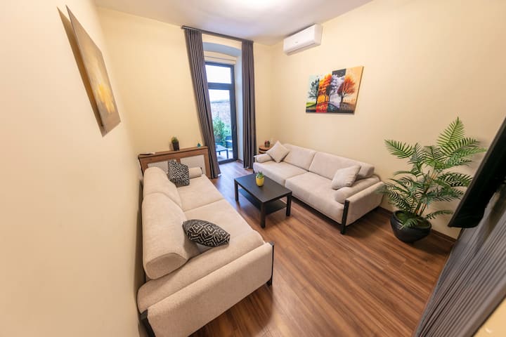 New Decorated 2 Bedroom Apartment, Wth Garden - Maslak