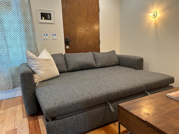 Разгъващо се двойно легло от дивана на стая и дъска Оксфорд. 