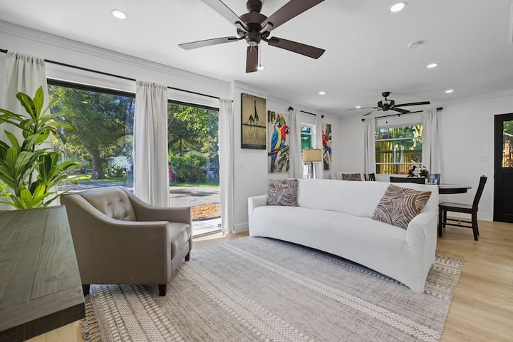 *Private* Detached Guest House! Walk To Downtown. - Fort Myers, FL