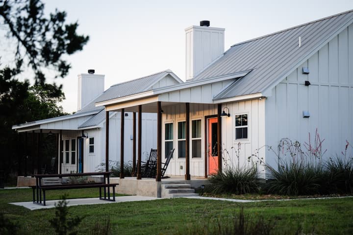 Summermoon: Pool + Fireplace | 5 Min To Square - Wimberley, TX