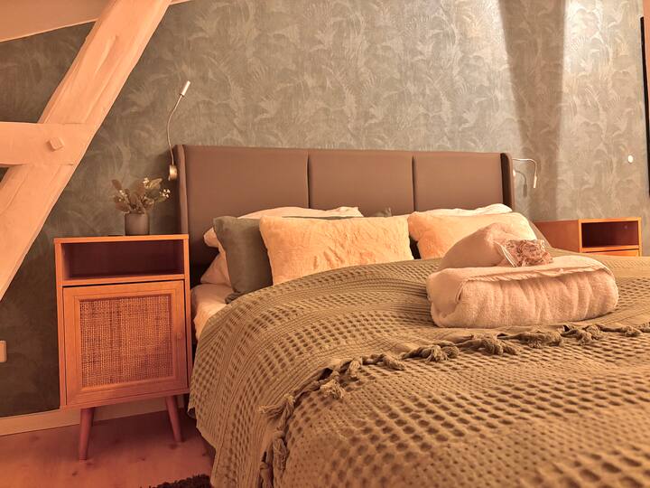 Dođite i osjećajte se kao kod kuće – vaše udobno gnijezdo ispod krova čeka.