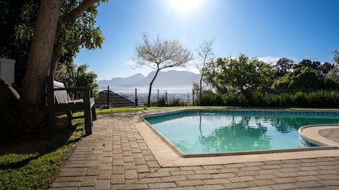 Durr’s Nest | Central Paarl Mountain Retreat