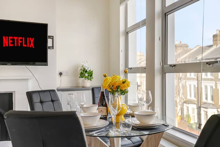 Cosy Modern 1 Bed Flat With Great Transport Links - London