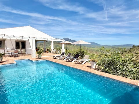 Andalusian Private Villa, Pool, Views, A/C, Wifi