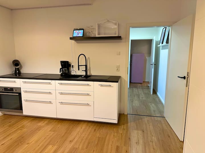 Moderne Souterrainwohnung Mit Eigenem Eingang - Landsberg