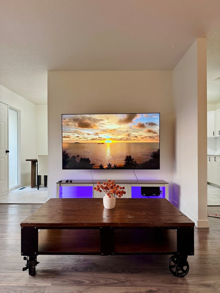 The Suiteescape Brandon. Cozy Stay Near Everything - Brandon University