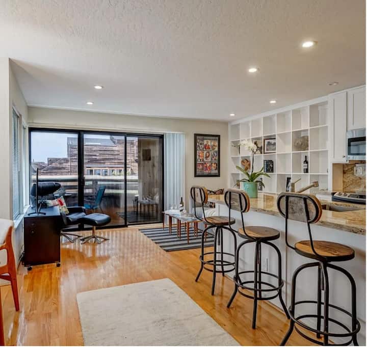 One Bedroom At Del Monte Beach! - Monterey, CA