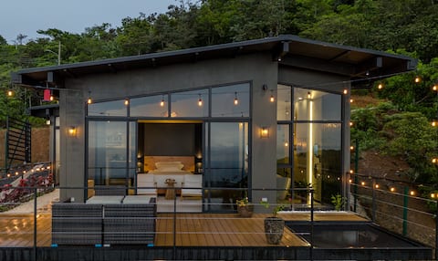 Vindtopp | Luxury Mountain Stay with Ocean Views.