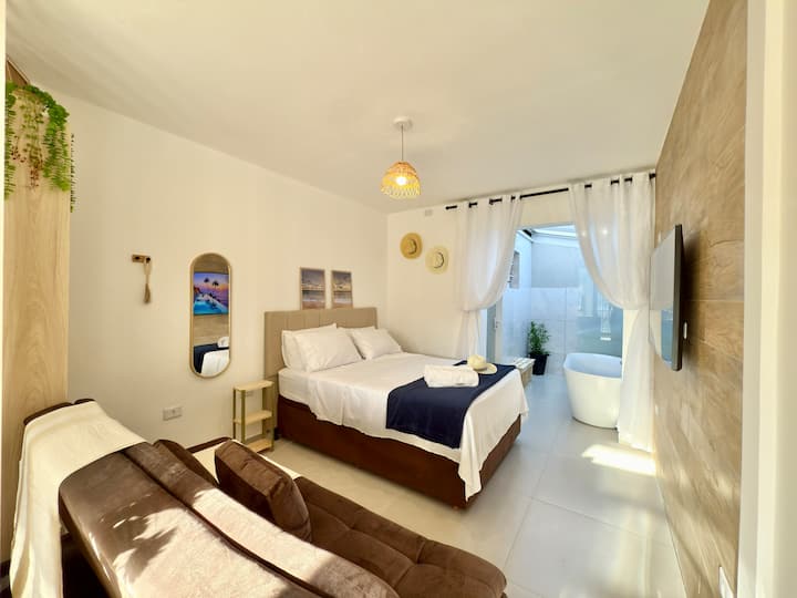 Ambiente moderno y funcional, ideal para parejas y familias.
Disfruta de días de confort en Matinhos.