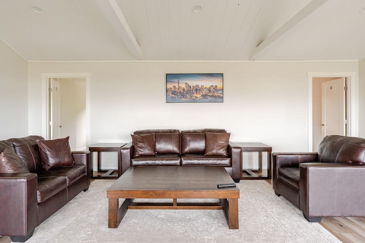 Charming Home Near The Lakeside ! - SeaTac, WA