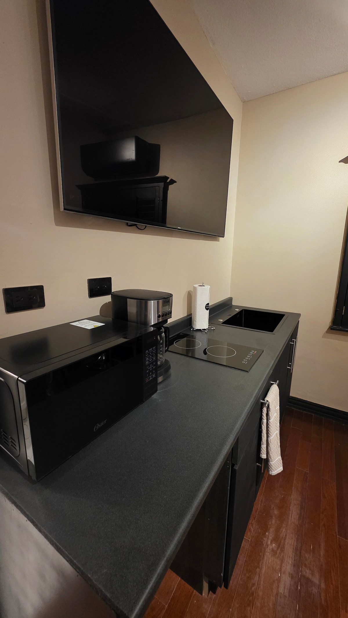 Top Airbnb: Luxury Suites (Hong Kong) at the consulate in Juárez