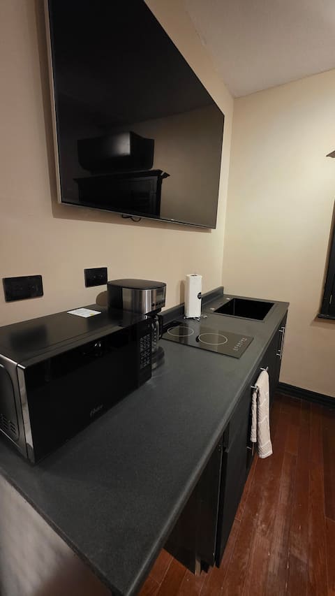Top Airbnb: Luxury Suites (Hong Kong) at the consulate in Juárez