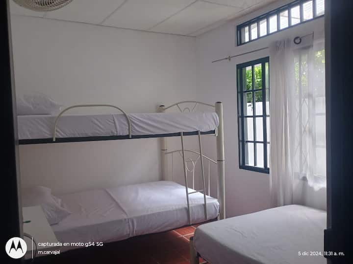 საძინებელი 1