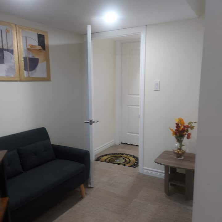 Cozy Luxurious Suite - Saint Catharines