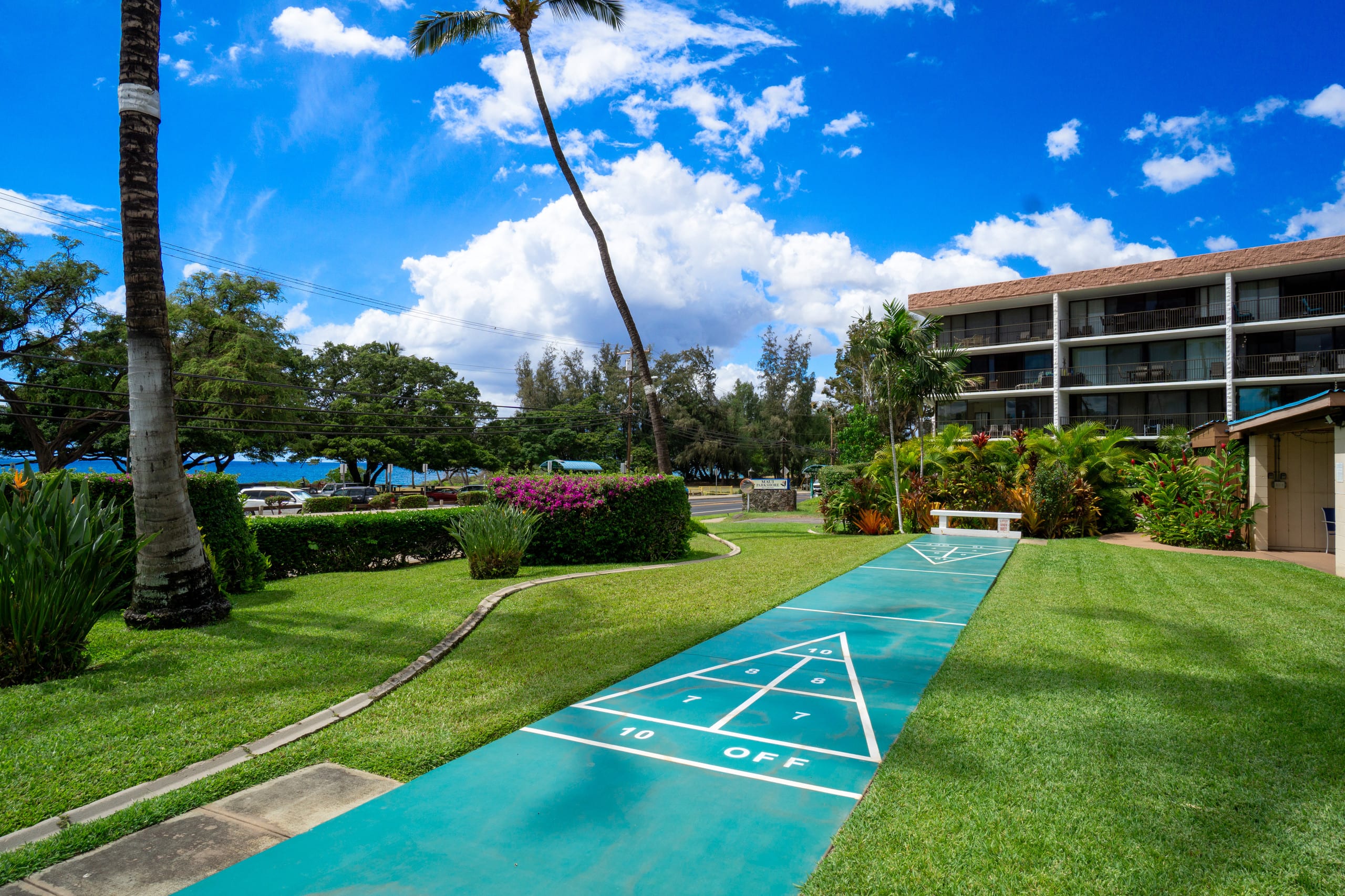 OCEAN FRONT modern 2BR 2BA, king bed, beach, pool! - Image 19