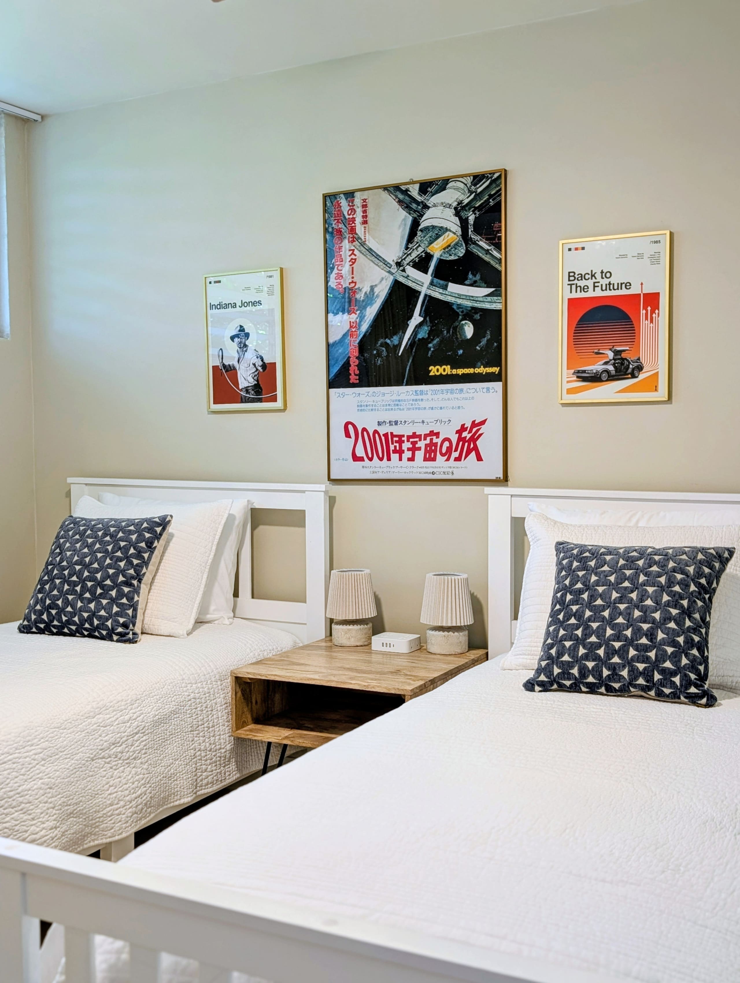 OCEAN FRONT modern 2BR 2BA, king bed, beach, pool! - Image 2