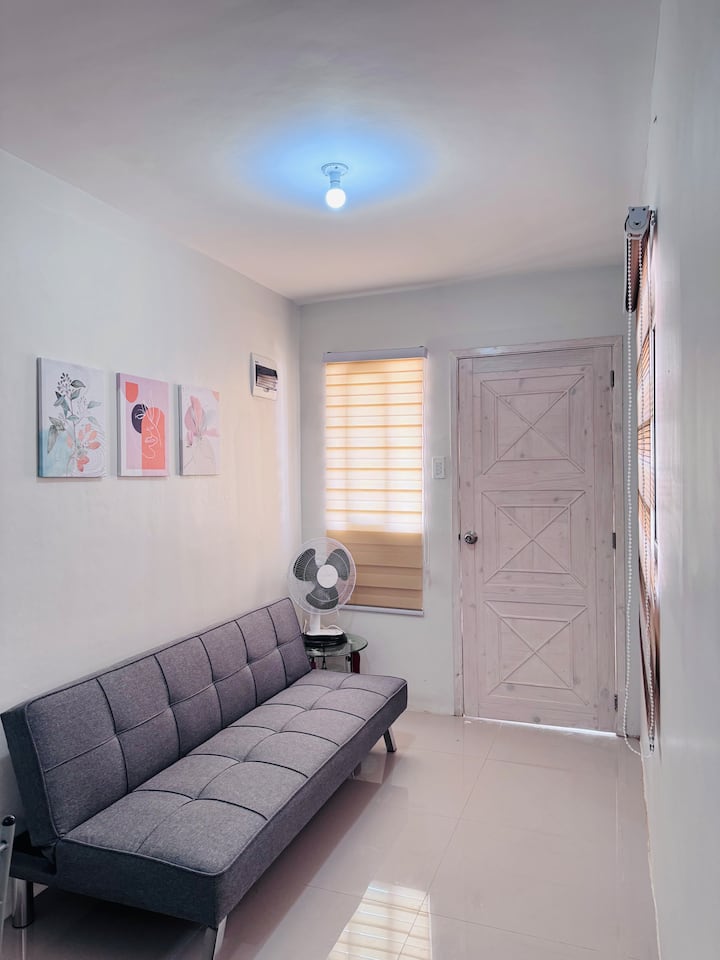 Cozy 2br Home W/ Parking | Family Stay | Near City - Ormoc