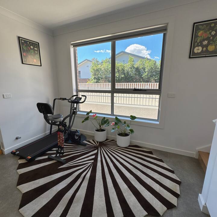 Modern 3br + Study, 2.5 Bath Home In Burwood - 스트라스필드