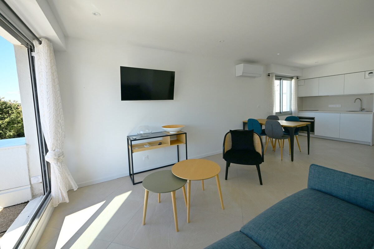 Popular Airbnb listing: New and air-conditioned apartment Arcachon Center quiet in Arcachon