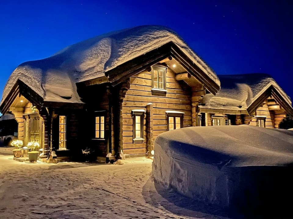 A hand-built log cabin at the top of Blefjell, Flesberg, Buskerud, Norway, photo 10 of 10