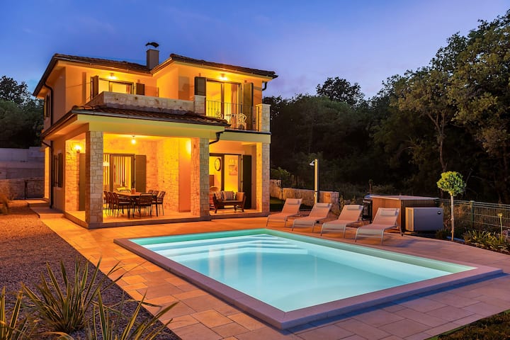 Villa Pinaza C With Heated Pool, Jacuzzi & Sauna - Punat
