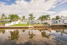 Escape in Paradise - Walk to Siesta Key Beach!