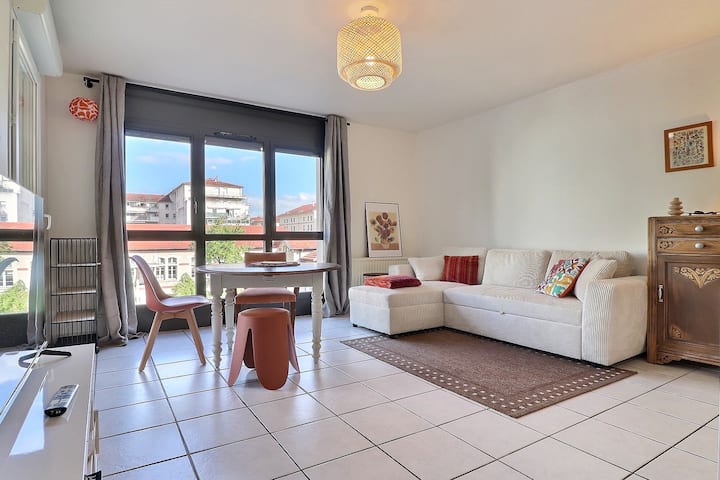Le Pompidou Charmant Appartement Avec Balcon Au - Lyon