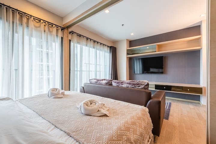 Bangkok Bliss | 2 Min BTS Thonglor | Pool & Fiber