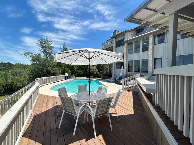 Panoramic lake views, Luxury 4 bed with Pool & Spa gallery image 5