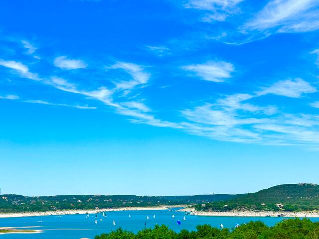 Panoramic lake views, Luxury 4 bed with Pool & Spa gallery image 3