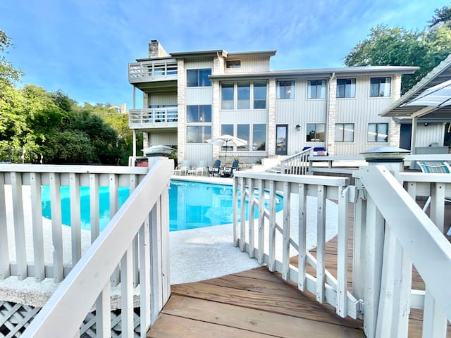 Panoramic lake views, Luxury 4 bed with Pool & Spa