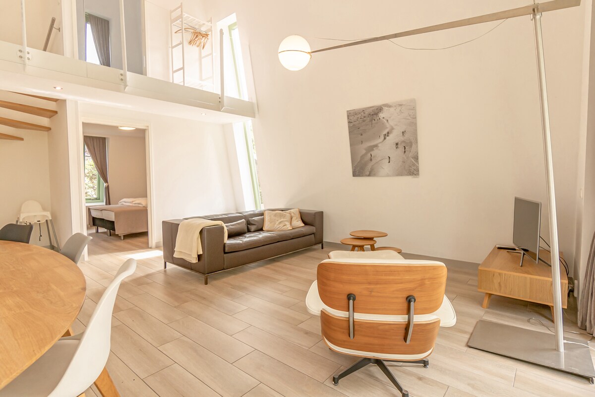 Top performing Airbnb: Modern 6-person vacation home in Sint Maartensvlotbrug West