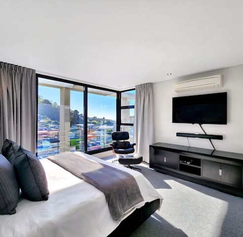 Luxury Penthouse Apartment with Private Pool gallery image 3