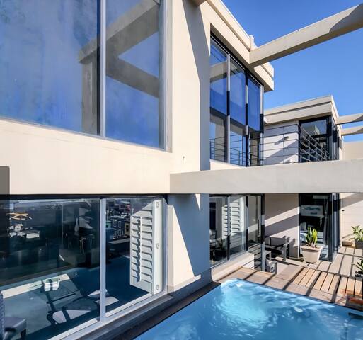 Luxury Penthouse Apartment with Private Pool gallery image 4