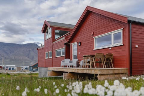Large central house, 2 bathrooms, sauna, 5 bedrooms/10 people