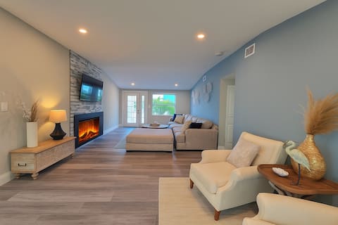 Top performing Airbnb: Canal-Front Charmer with Private Beach Access! in Longboat Key