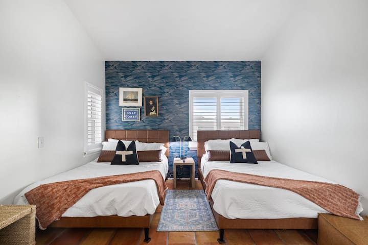 Vitanda viwili vya watu wawili