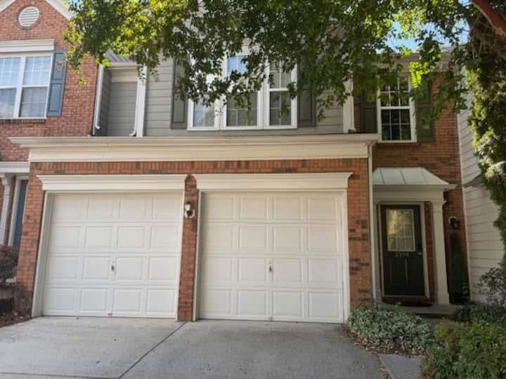 Beautiful And Cozy House In Duluth! - Duluth, GA