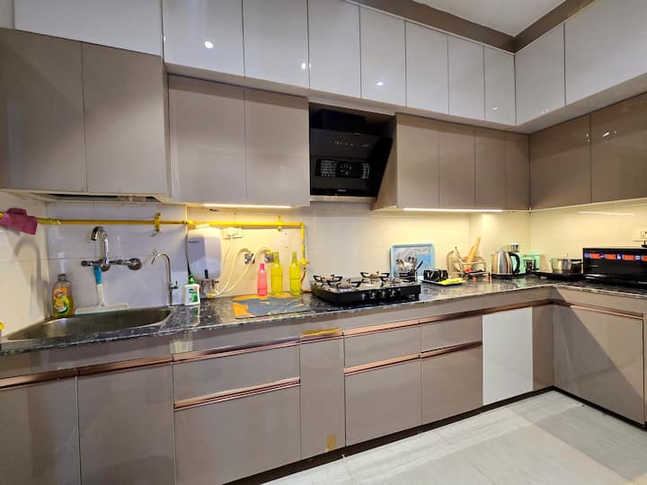 2bhk Luxury Studio Apartment In Bareilly - Bareilly