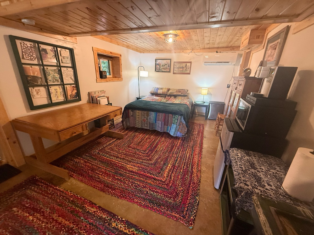 Bed met bureau om te creëren!