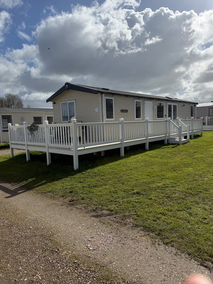 Serenity 2 (98)
3 Bedroom X 6, 2 Bathroom Caravan - Lowestoft