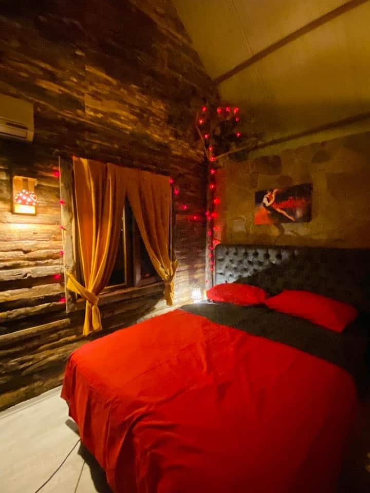 Müstakil Havuzlu Bungalov-karlovy Vary - Salihli
