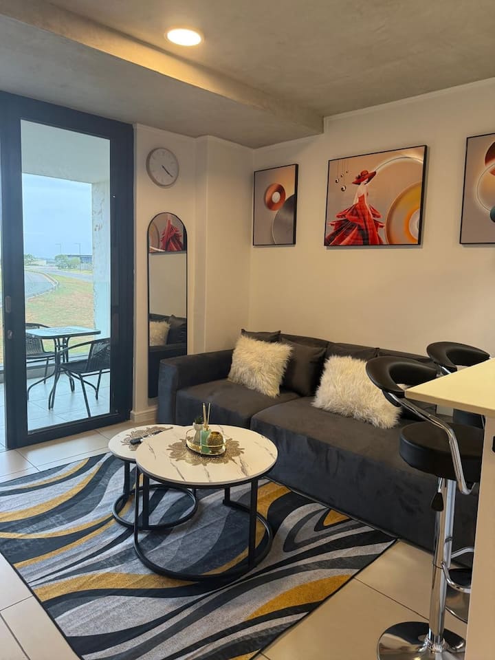 Sibaya's New Horizon Apartment In Coral Point - La Mercy