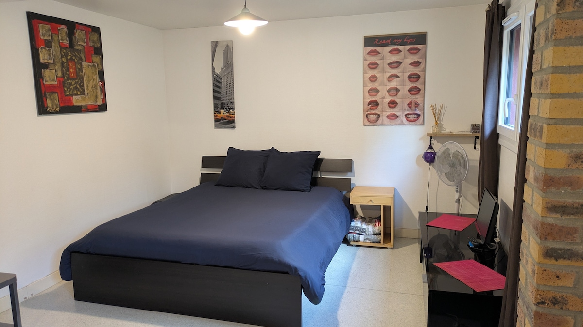 Top performing Airbnb: Cosy Studio next to Paris LaDéfense in Nanterre