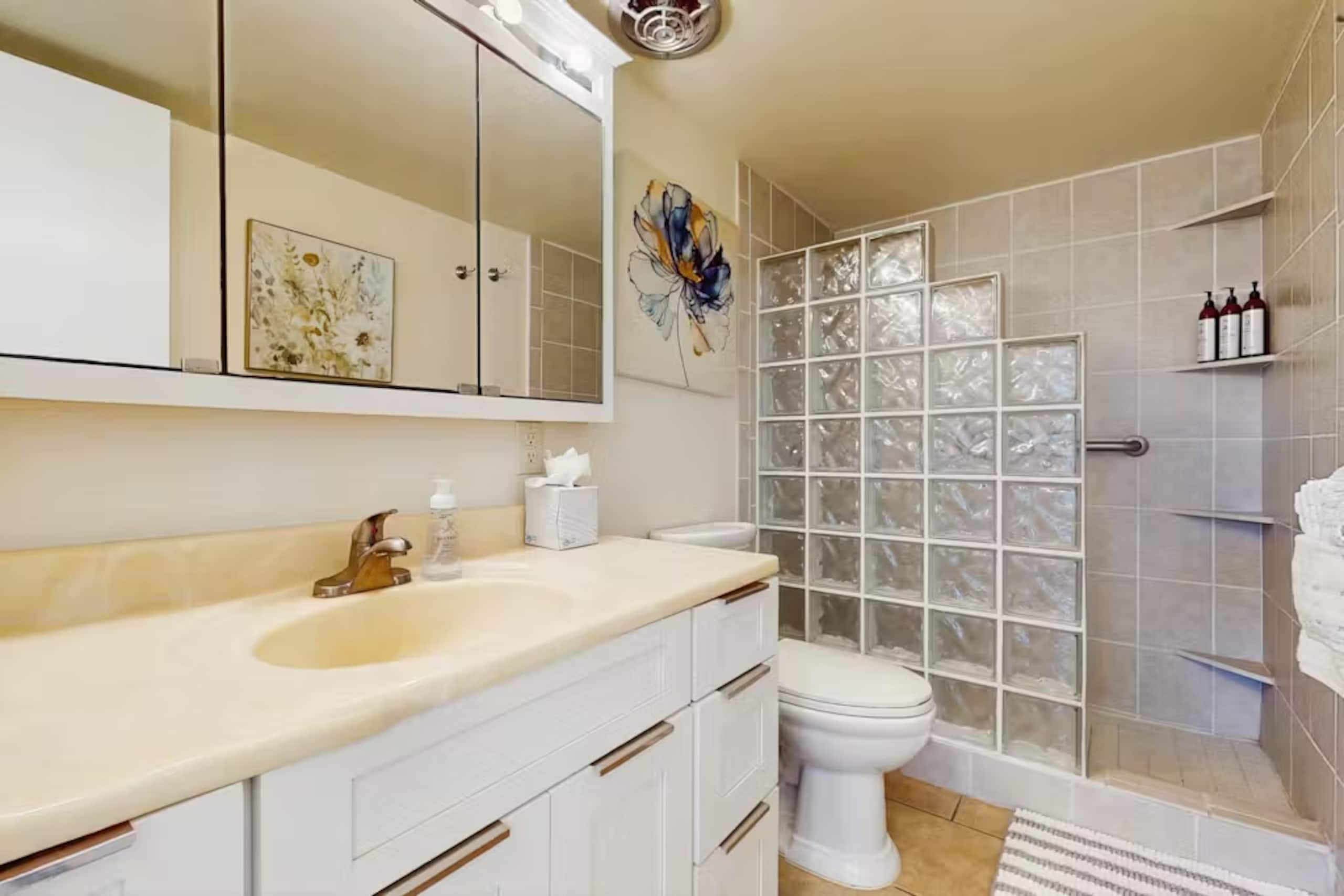Condo in Kailua-Kona · ★5.0 · 1 bedroom · 2 beds · 2 baths - Image 12