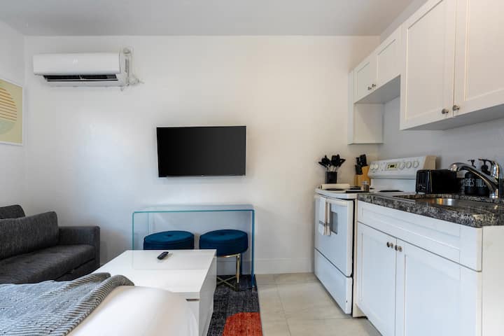 Central Miami Gem - Bright & Convenient Location - 邁阿密
