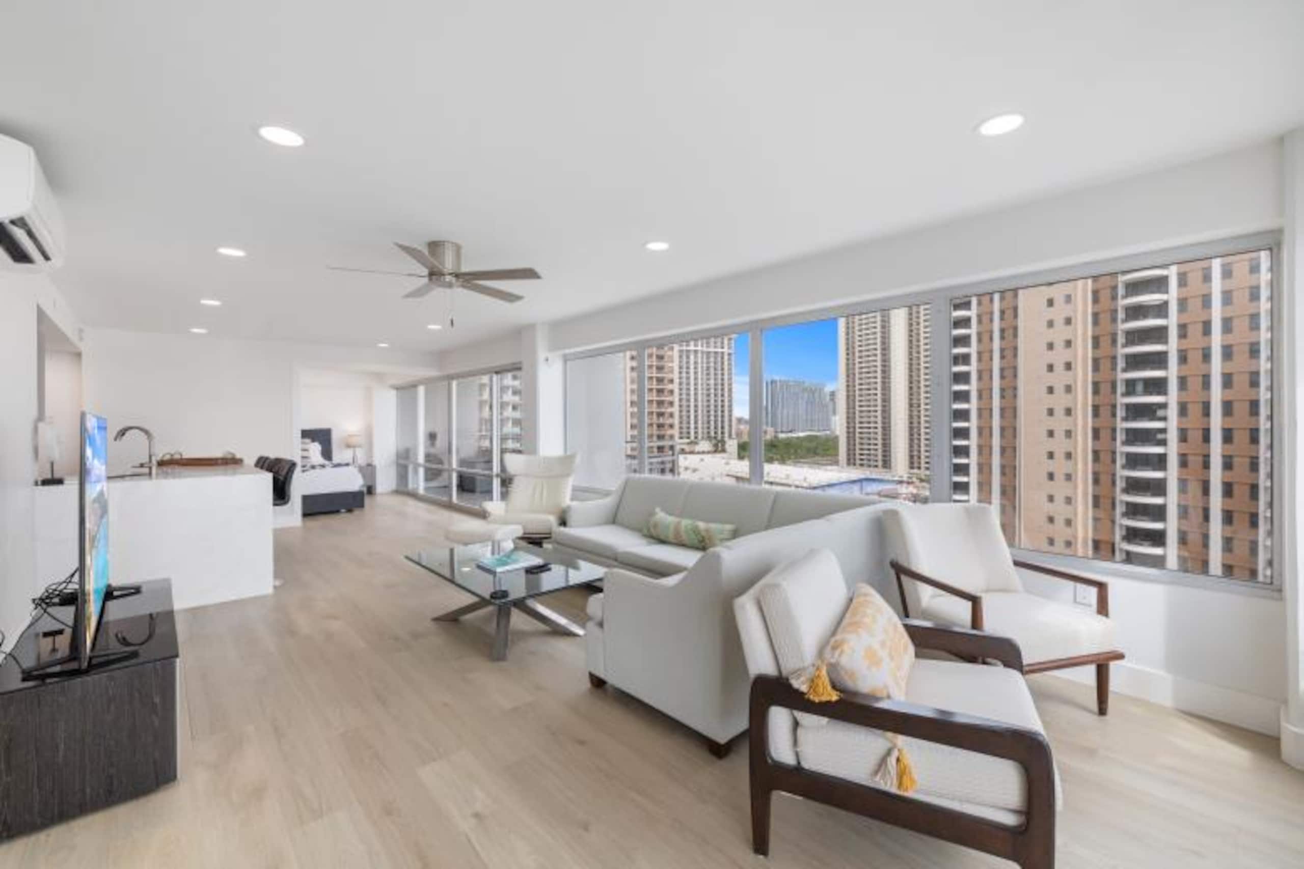 Condo in Honolulu · ★4.96 · 2 bedrooms · 3 beds · 2 private baths - Image 1