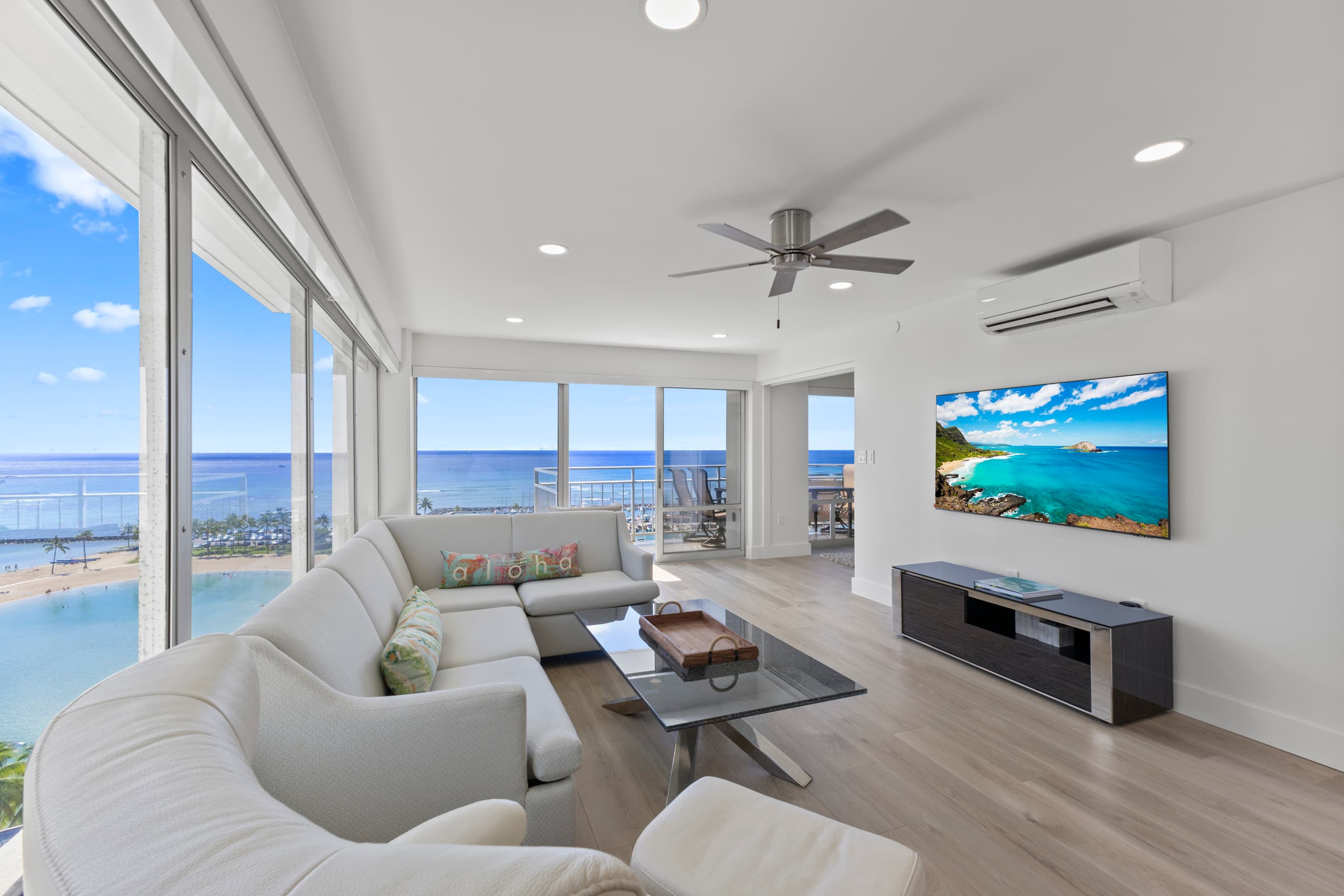 Condo in Honolulu · ★4.96 · 2 bedrooms · 3 beds · 2 private baths - Image 5