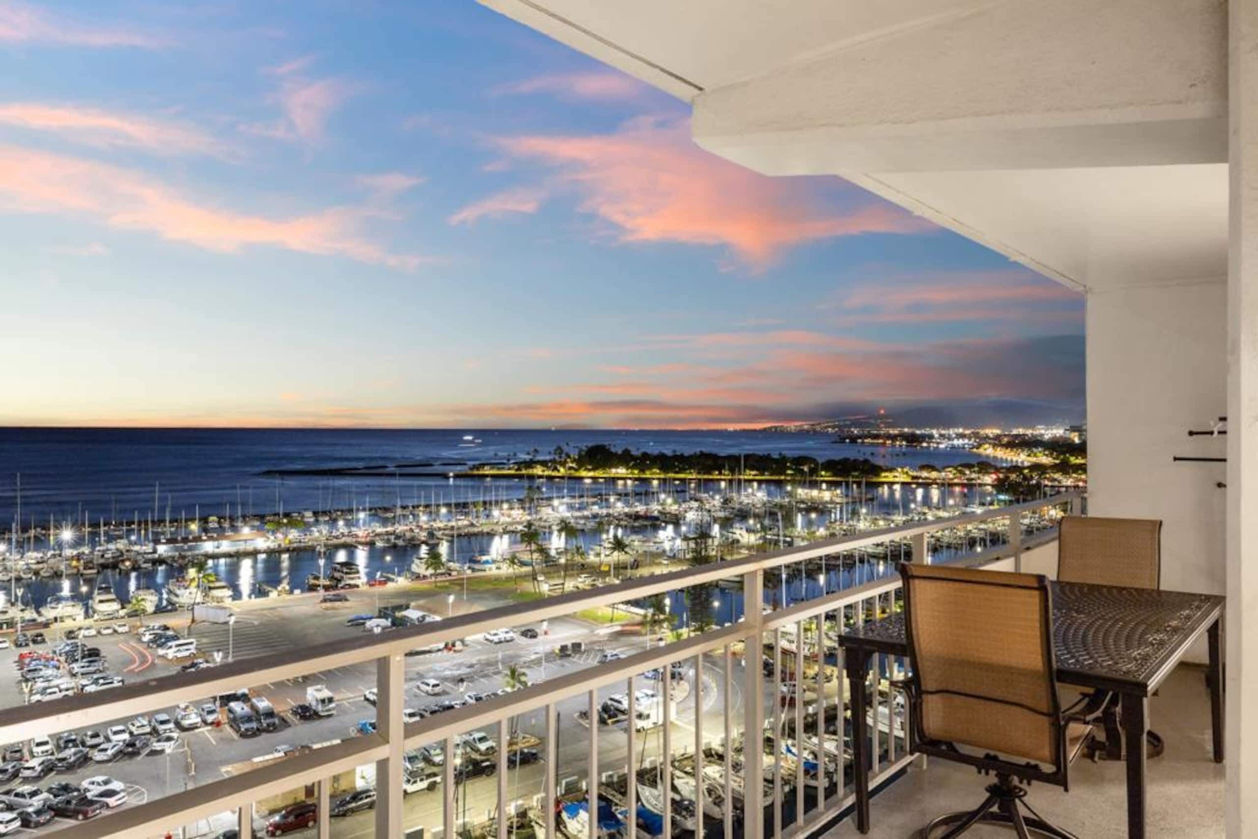 Condo in Honolulu · ★4.96 · 2 bedrooms · 3 beds · 2 private baths - Image 47